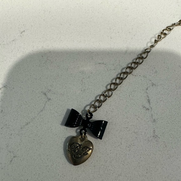 Betsy Johnson heart necklace - Picture 3 of 3
